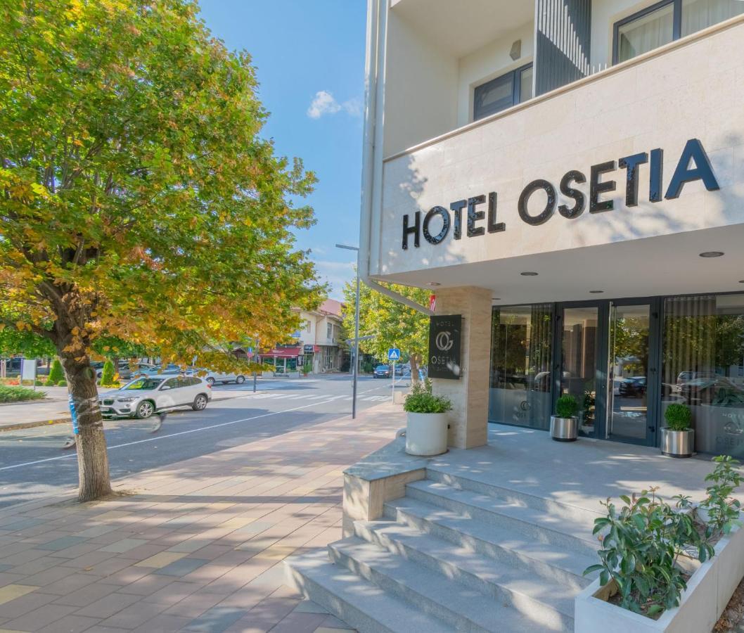 Hotel Osetia Garden Momchilgrad Bagian luar foto